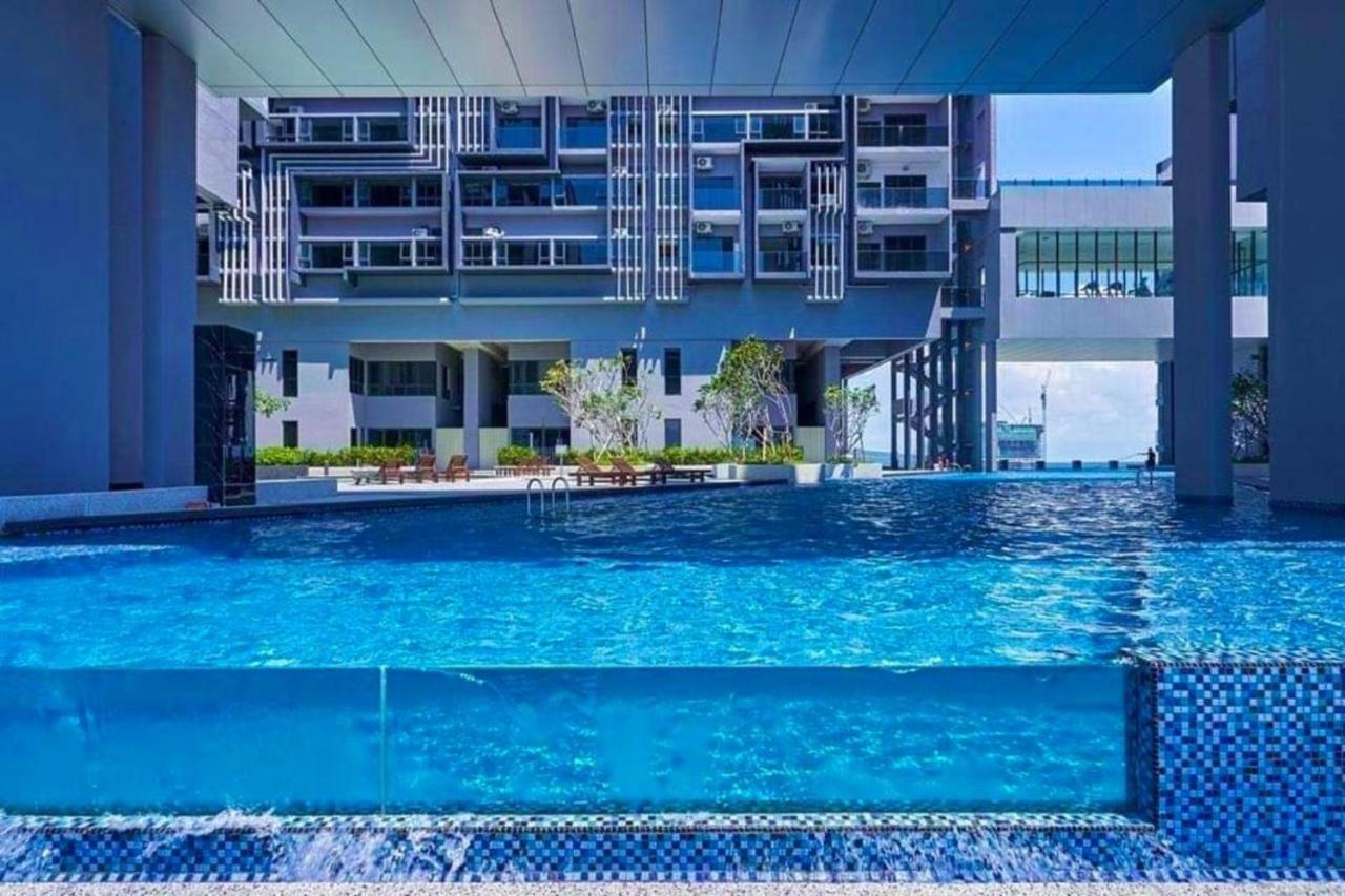 Imperio.Res - Near To Jonker & Mall - Pool View 말라카 외부 사진