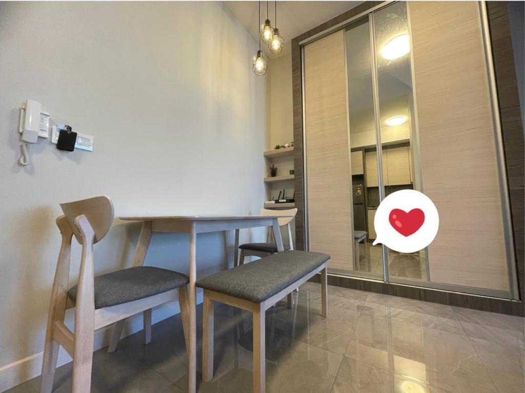 Imperio.Res - Near To Jonker & Mall - Pool View 말라카 외부 사진