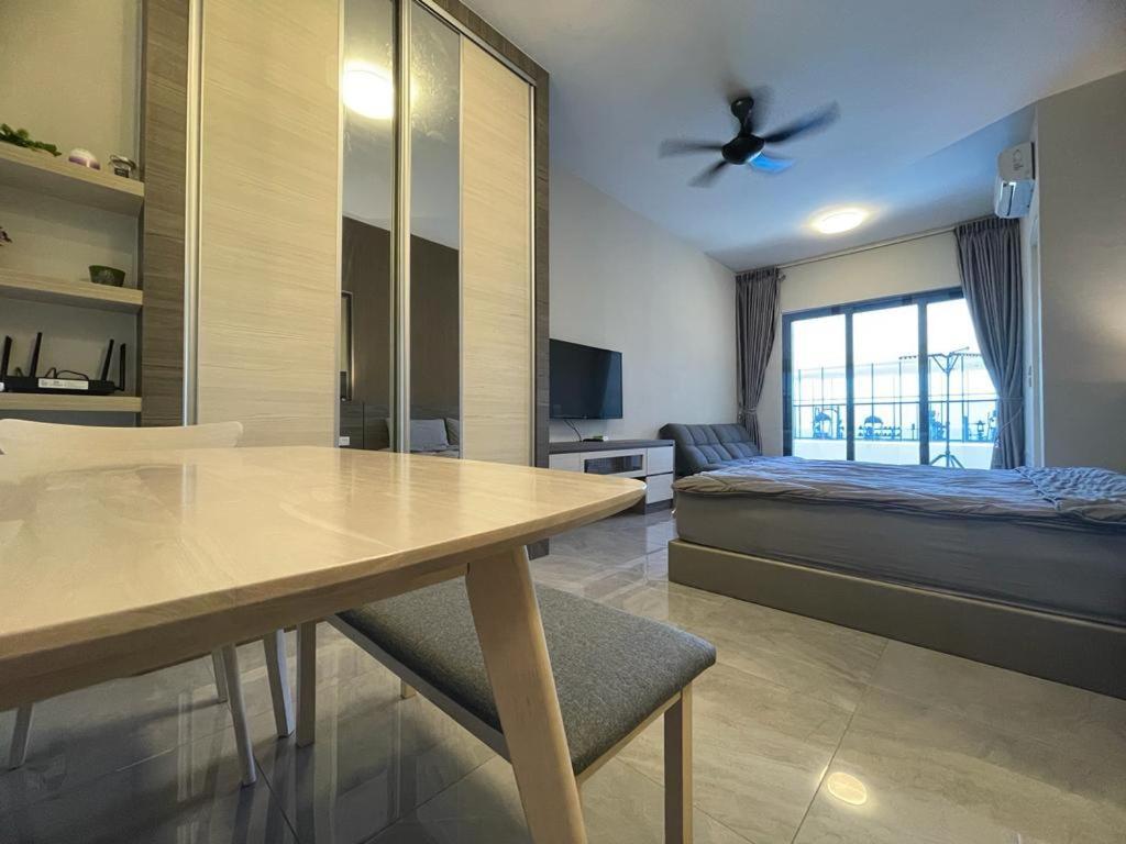 Imperio.Res - Near To Jonker & Mall - Pool View 말라카 외부 사진